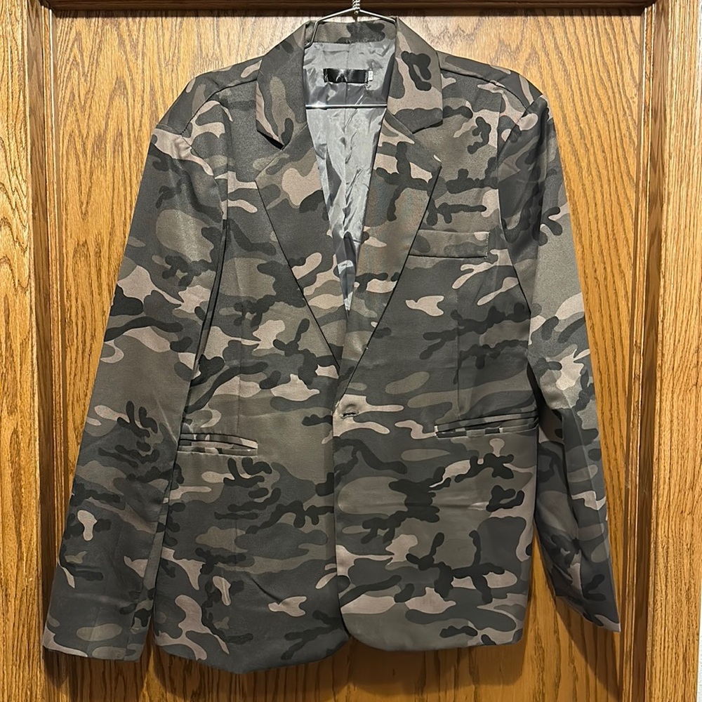 Camo men’s suit jacket / blazer